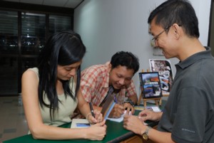 主講者為購書者簽名 002.jpg