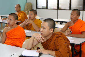 僧伽培训课程泰文组在进行中