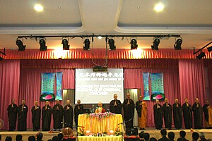 领众修持的法师们 4.jpg