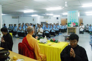 巴音学苑活动:为国民服务学员举行皈依仪式