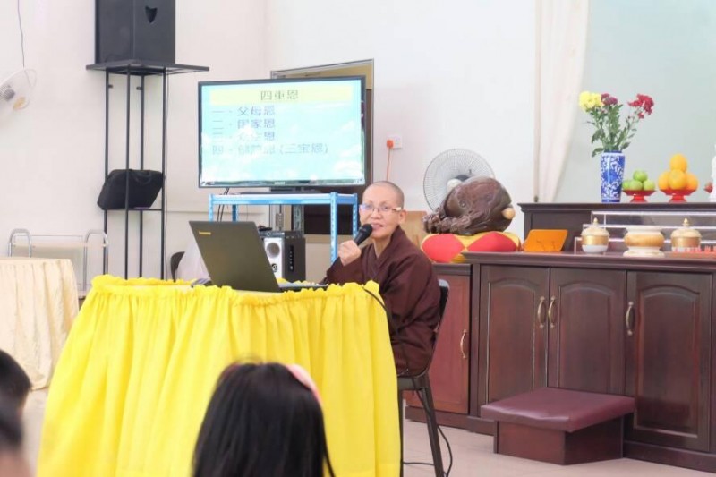 真信法师慈悲开示。