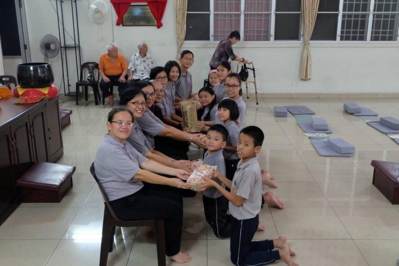 感恩师长环节。