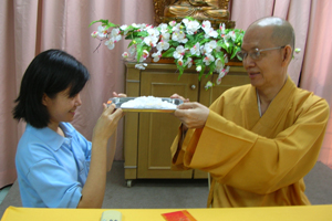 唯悟法师传授福智十善法予老师代表