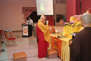 和尚上香 DaAn2.jpg