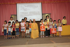 D组(7~9岁)获奖者全体合照.