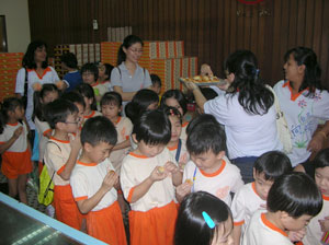 品尝豆沙饼 KindyGheeHiang3.jpg