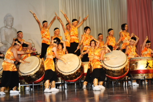 菩提国中廿四节令鼓表演“鼓乐喧天喜庆丰年”