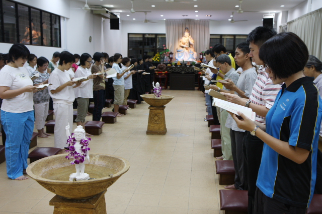 佛陀日前夕之念诵八十八佛共修