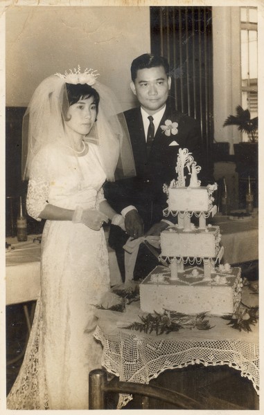 人家常说“结婚是一个女人最大的赌注。”如今想起我家那老头对我与孩子们默默付出的一生,我知道,我赢了这场赌。感恩,感恩。