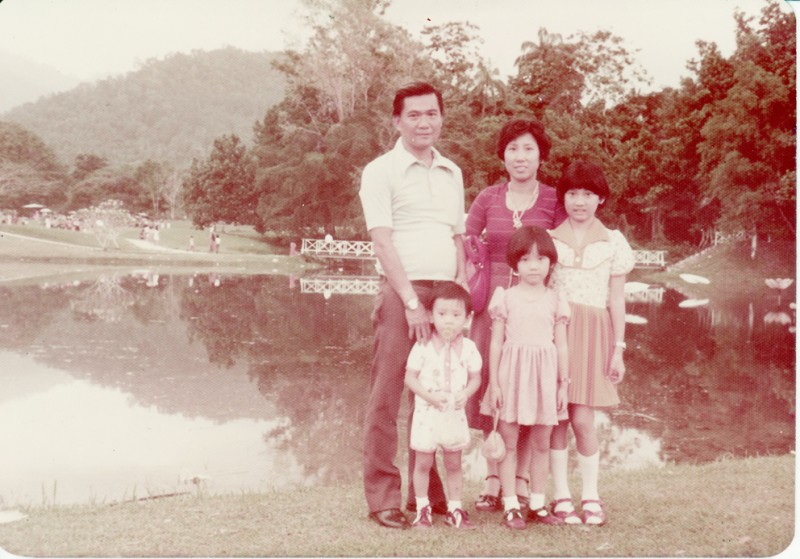 某天,心血来潮与丈夫带着小瓜们到郊外踏青,感受大自然,亲近大自然。那是一个现代钢骨森林回不去的从前。