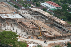 如火如荼兴建中的新校舍 pu ti 002.jpg