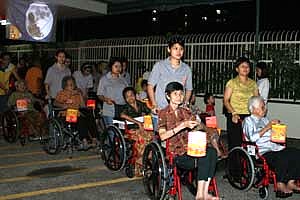 老菩萨们一起提灯游街 007.jpg