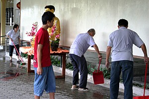 清洗污垢,你我不分 1.jpg