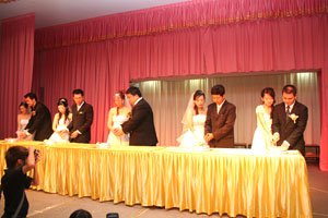 新人切蛋糕 MassWedding4.jpg