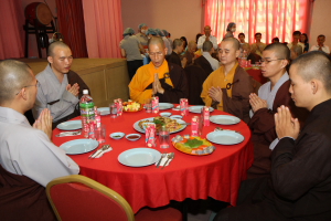 北传法师念供养偈