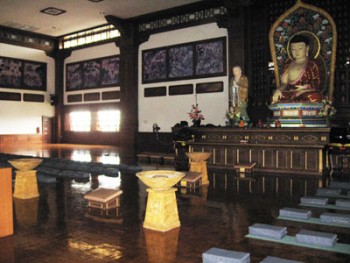 真禅法师主持佛陀灯福慧洒净启灯仪式