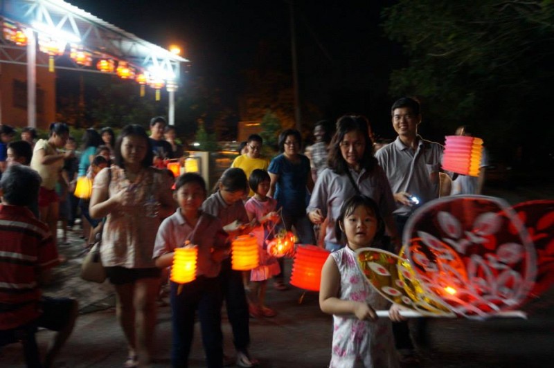 大家浩浩荡荡提灯笼去!