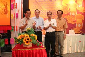 启灯仪式 mooncake2.jpg