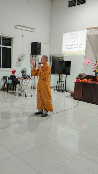 檀香堂主真如法师提醒大众要时时忆念阿弥陀佛,才能与阿弥陀佛感应道交,将来才能前往西方极乐世界