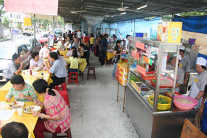 晚晴苑义卖现场(Batu Lanchang) vegetarian4.jpg