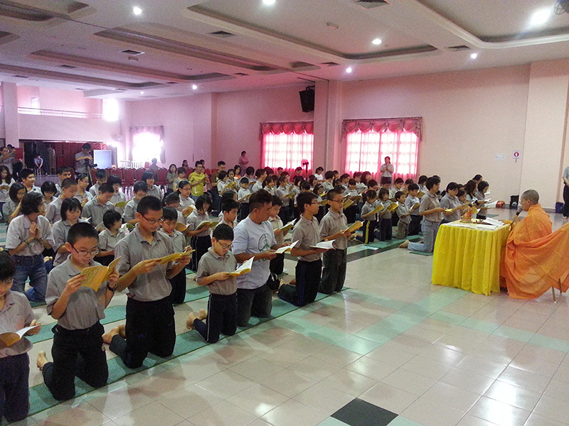大山腳檀香禅苑参与檀香寺2013年周日佛学班结业礼