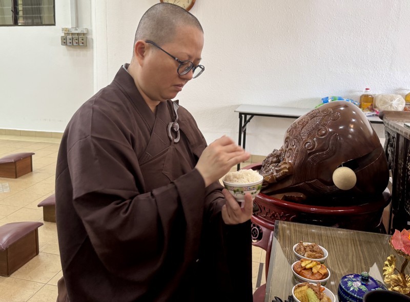 Noon Offering Session