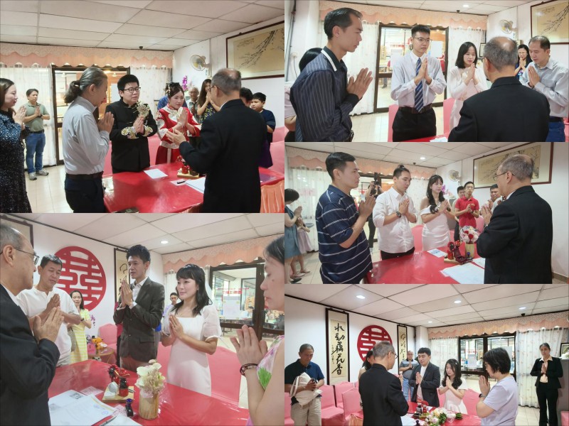 注册官带领新人齐声三称“南无本师释迦牟尼佛”,并三称“南无消灾延寿药师佛”,以此为新人婚姻祝福