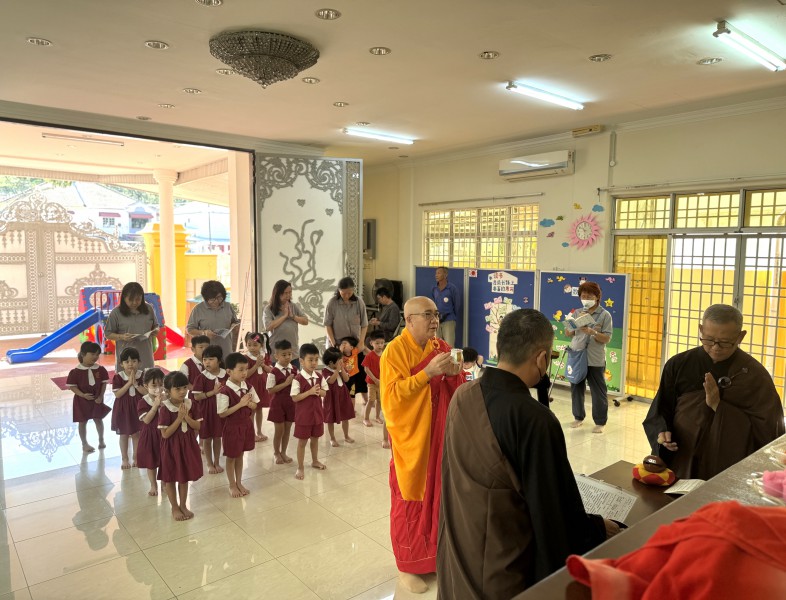 檀香幼儿园(发林分园)- 洒净仪式环节