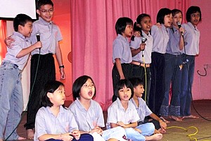 小菩萨们献歌 2.jpg