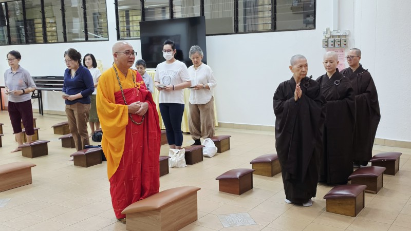 佛陀日福慧灯洒净仪式